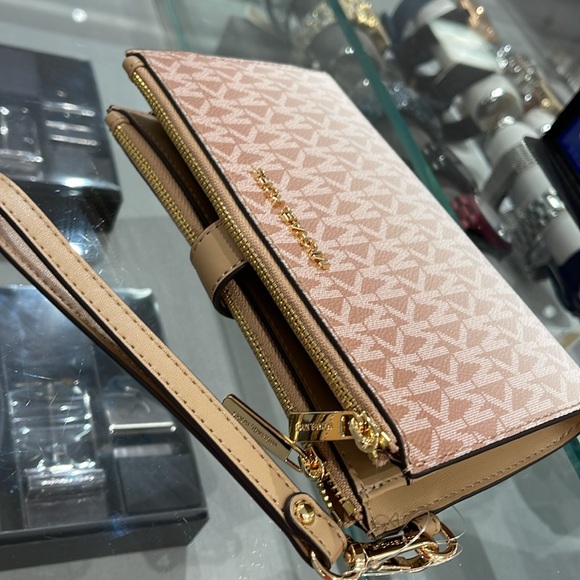 MICHAEL KORS
Jet Set Lg Ombré Logo Double-Zip Wristlet-Wallet-Phone Case Holder - Picture 7 of 16